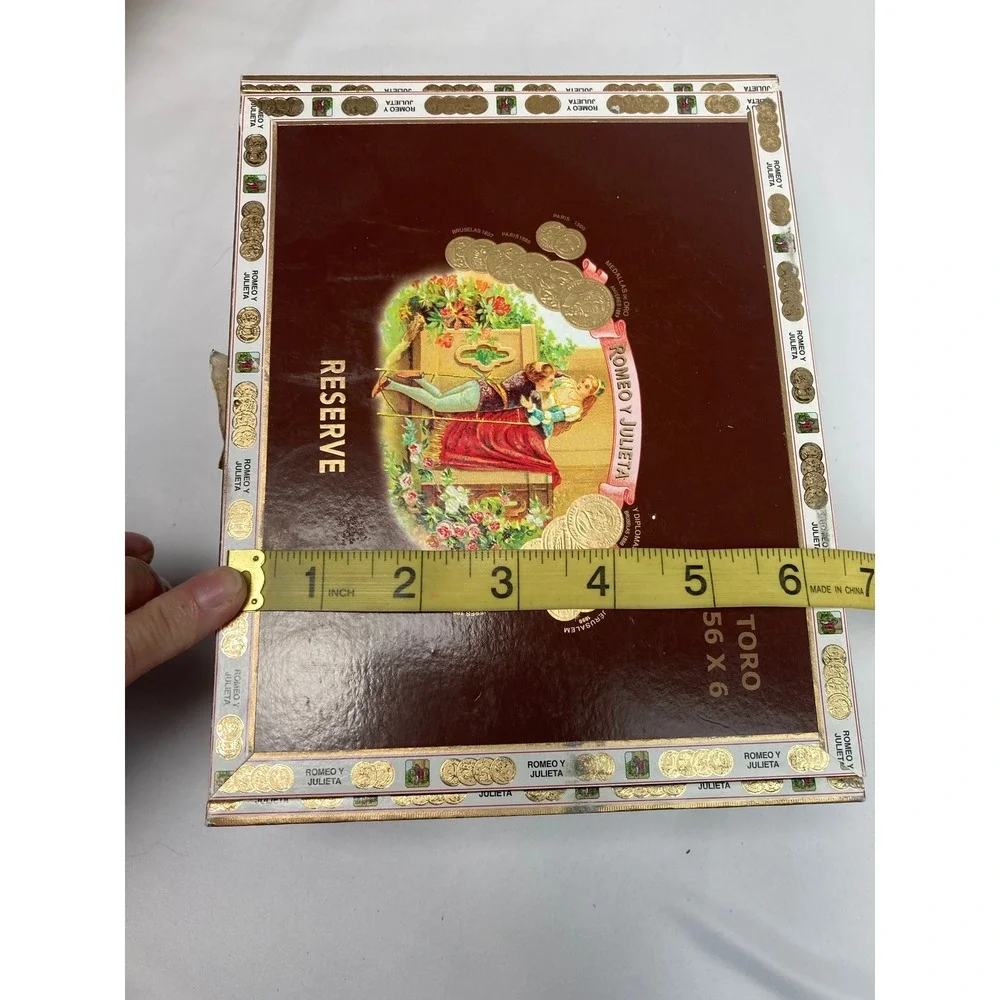 Collectible Cigar Box Romeo y Julieta Reserve Empty Home Decor Storage Keepsake